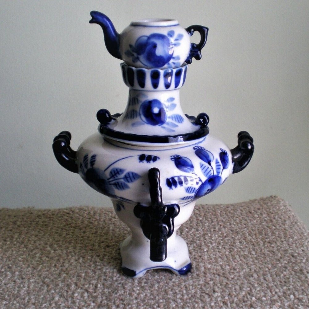 Vintage Russian USSR Handmade Porcelain GZHEL Cobalt Blue And White Samovar
